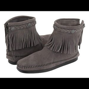 Minnetonka hi top back zip boot